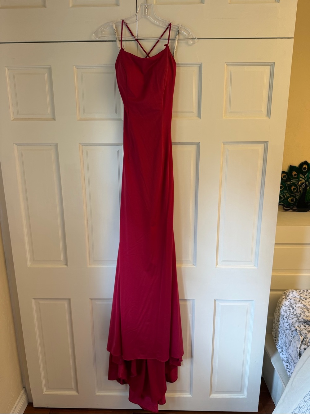 Elegant Women's Red Strappy Evening Dress